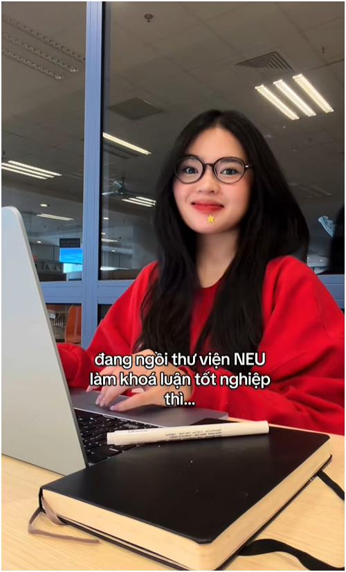 "Nàng thơ" sống một mình trong phòng trọ 3,8 triệu ở Hà Nội, nổi tiếng với loạt vlogs "dậy từ 1h sáng để học bài"- Ảnh 1.